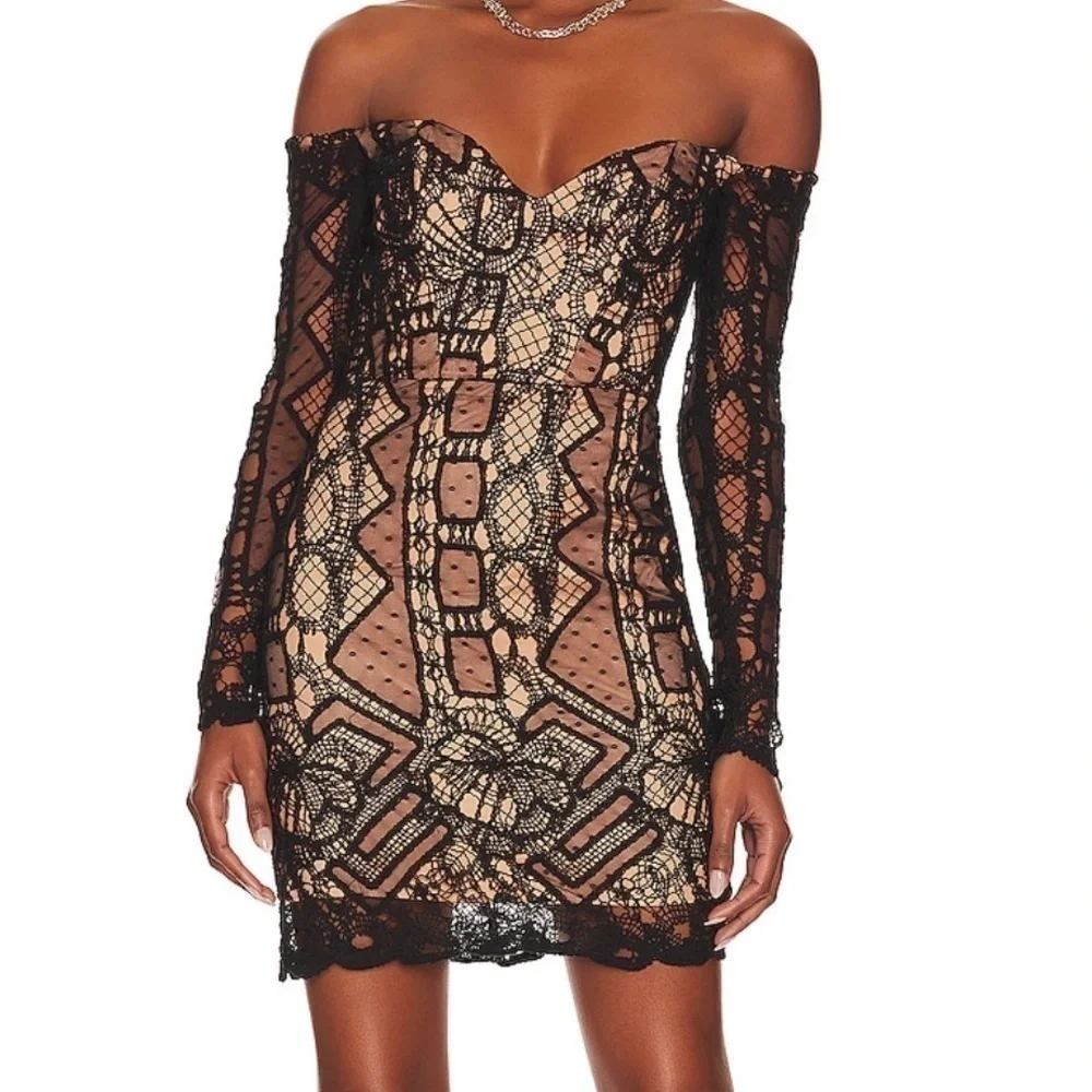Bardot Zendaya Mini Lace Dress in Black Sz. Medium NWT